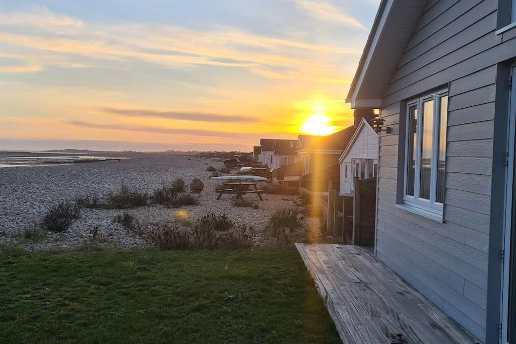 Wow I'M Living On The Beach. Luxury 4 Bed Sleeps 8 Pagham Kültér fotó