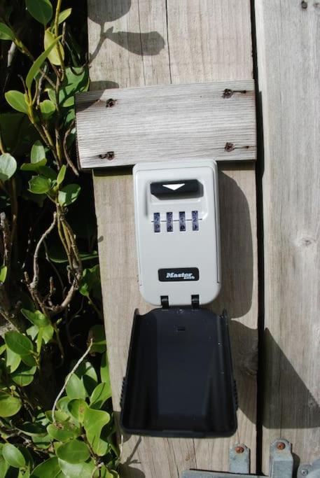 Wow I'M Living On The Beach. Luxury 4 Bed Sleeps 8 Pagham Kültér fotó