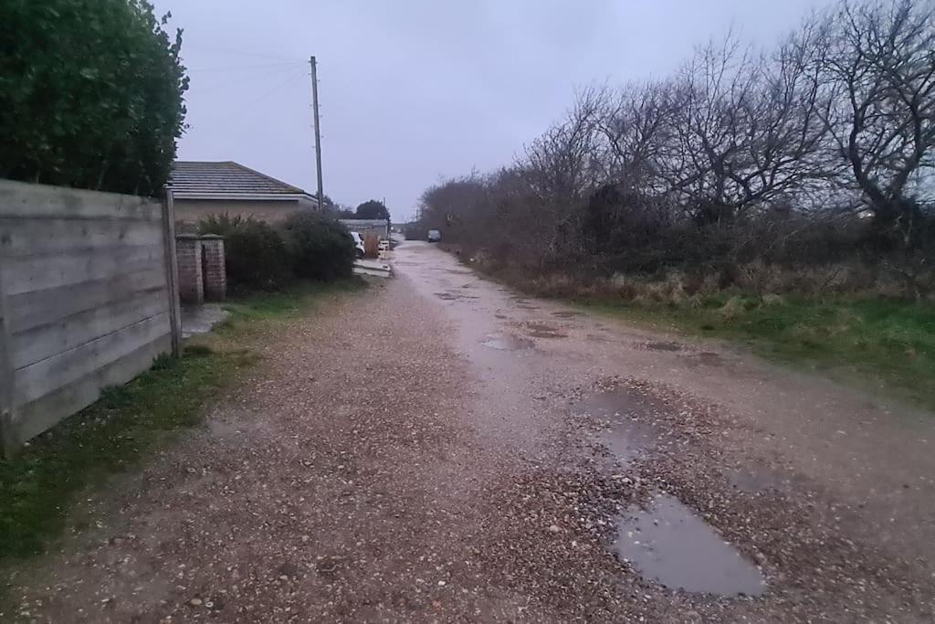 Wow I'M Living On The Beach. Luxury 4 Bed Sleeps 8 Pagham Kültér fotó