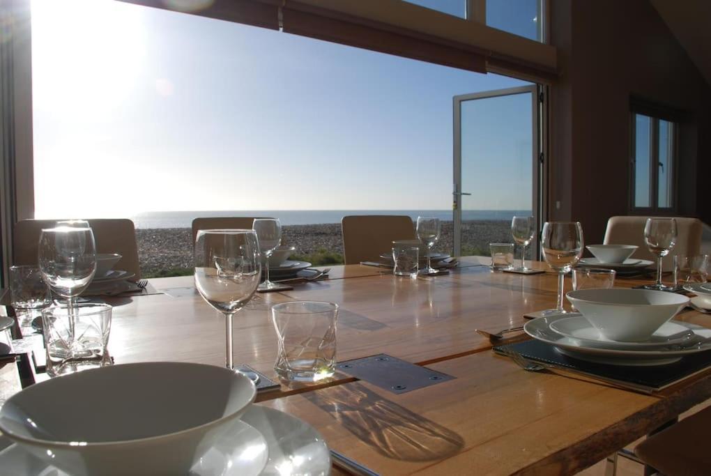 Wow I'M Living On The Beach. Luxury 4 Bed Sleeps 8 Pagham Kültér fotó