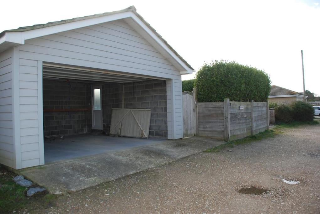 Wow I'M Living On The Beach. Luxury 4 Bed Sleeps 8 Pagham Kültér fotó